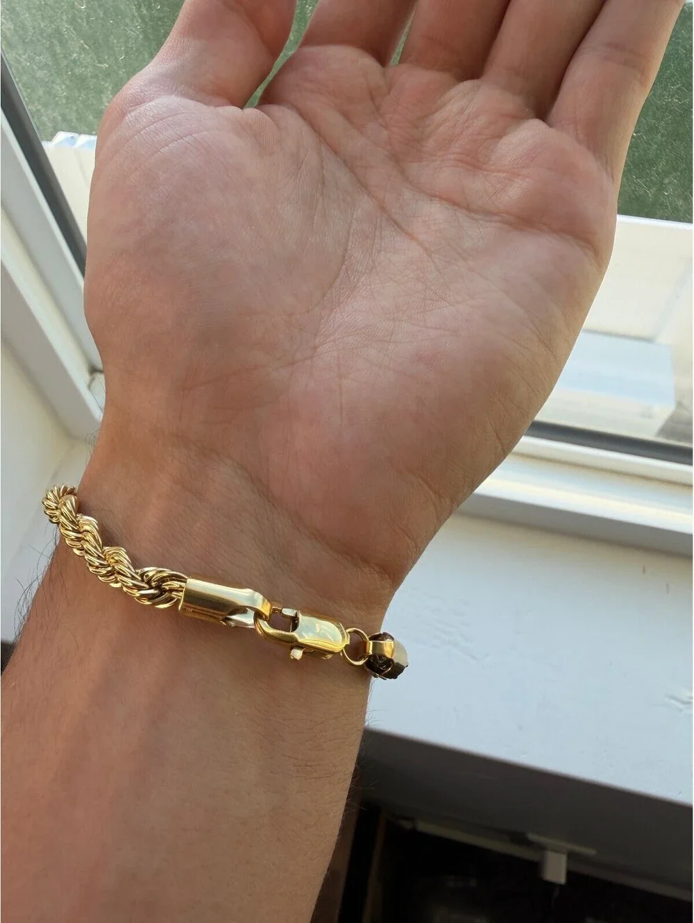N/A 18k gold